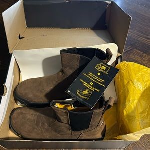 CAT wheelbase soft toe boot